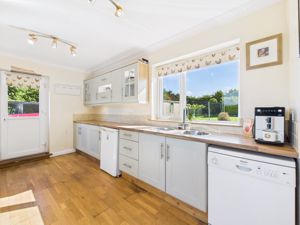 Kitchen- click for photo gallery